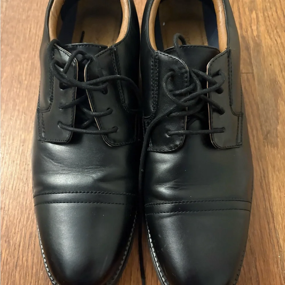 Dockers Black Leather Cap-Toe Derbys